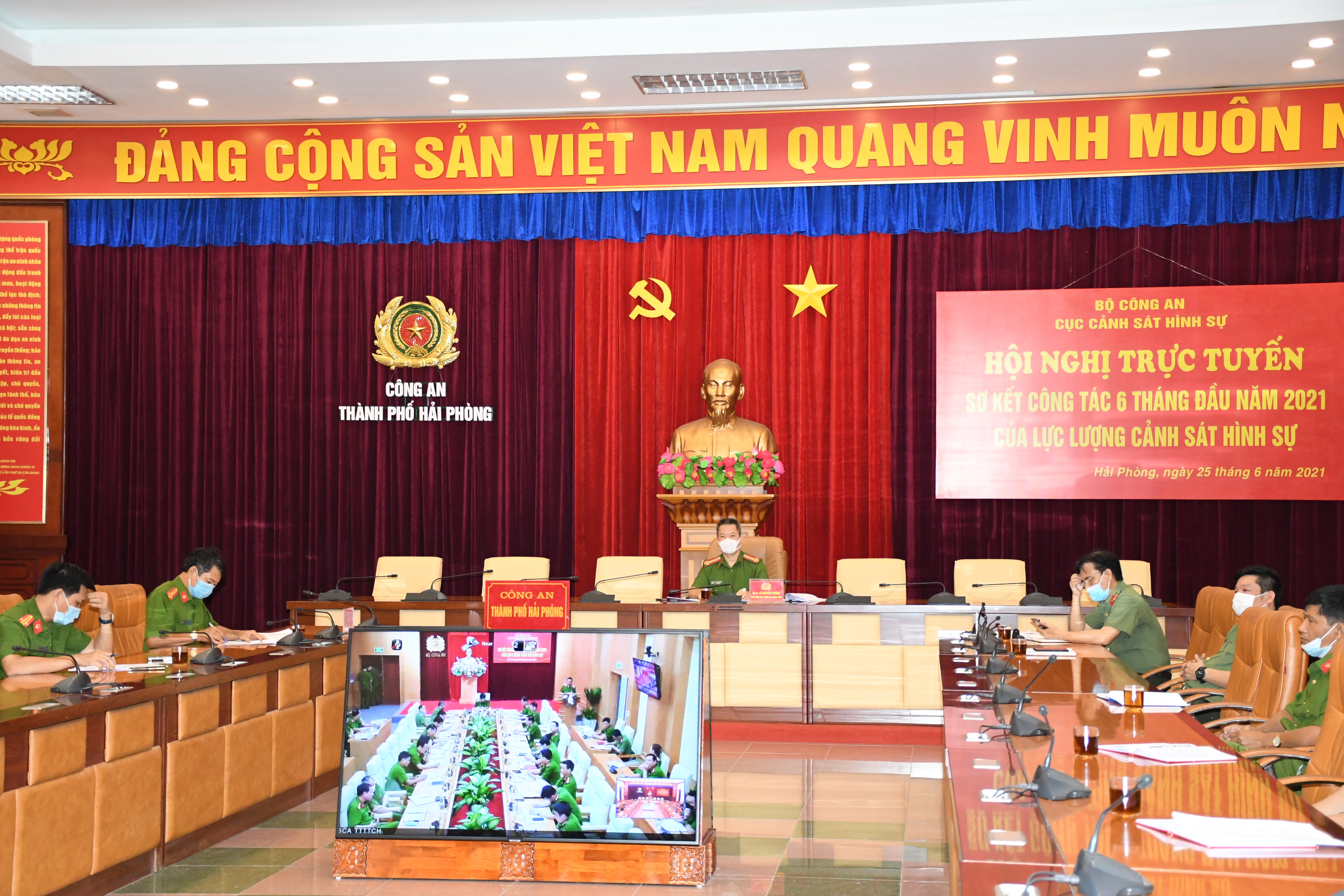 Tiếp tục triển khai quyết liệt các giải pháp đấu tranh, phòng chống tội phạm hình sự